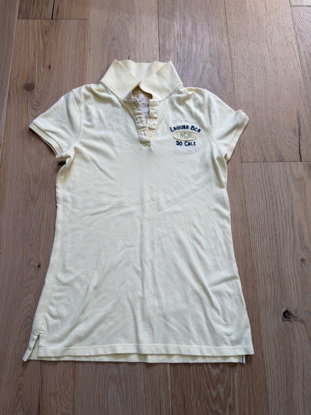 Hollister Polo Shirt Womens M Yellow Y2K 2000s Preppy Coastal Beach Surf Stretch